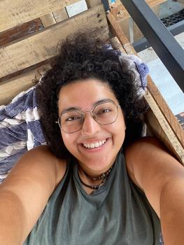 Bijles Engels, huiswerkbegeleiding of andere talen met Emine